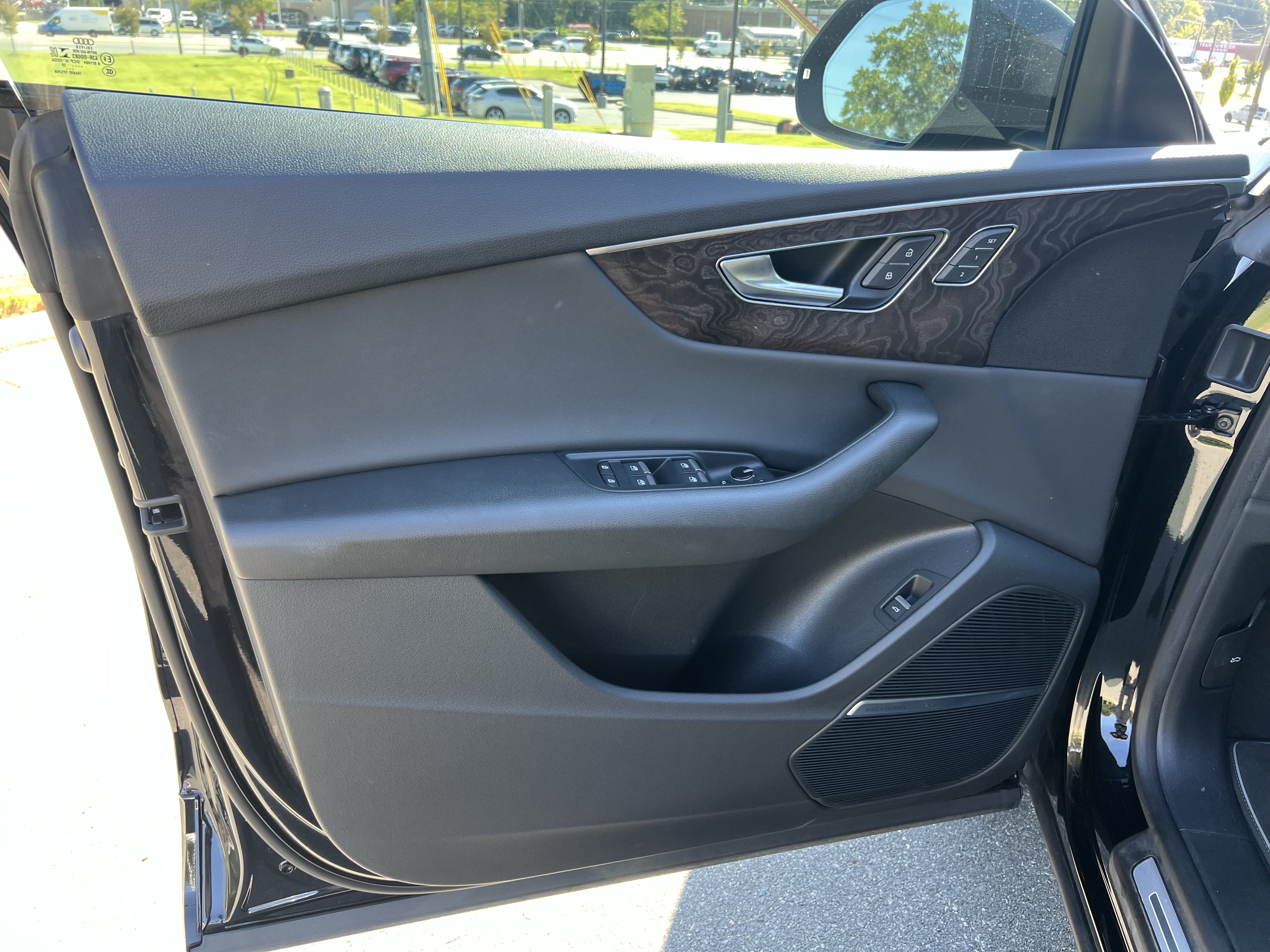 Used 2019 Audi Q8 Premium Plus AWD/4WD image 14