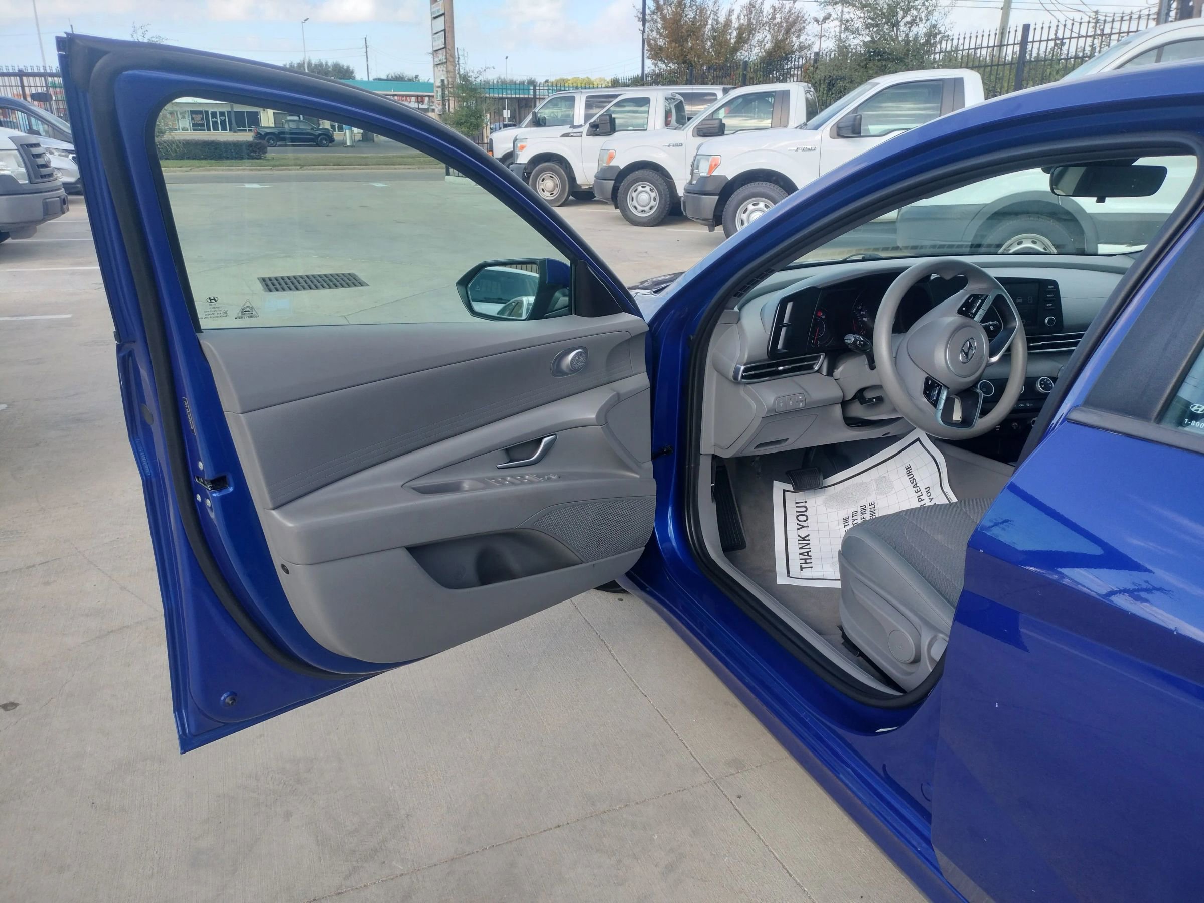 Used 2021 Hyundai Elantra SE image 18