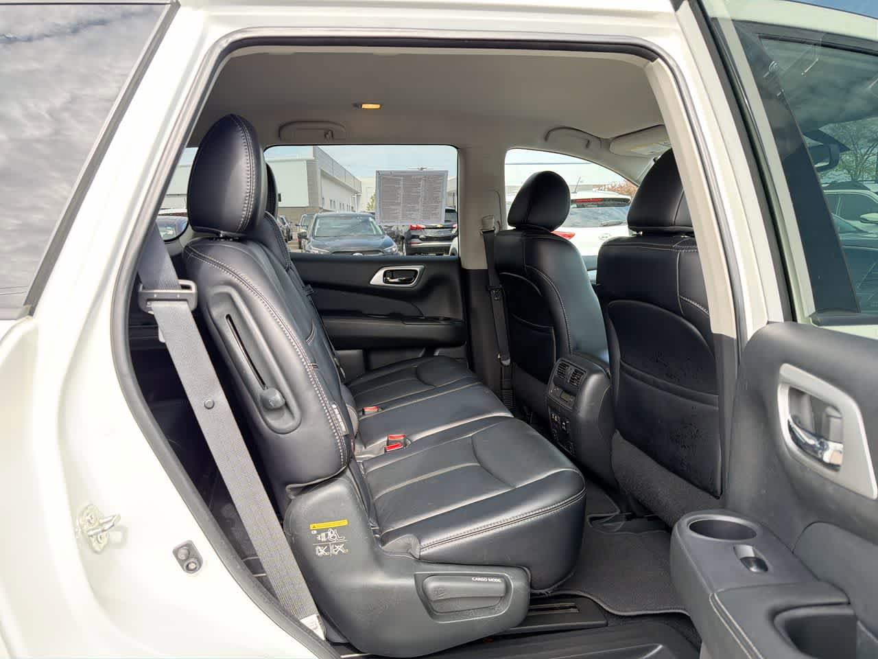 Used 2019 Nissan Pathfinder SL AWD/4WD image 25