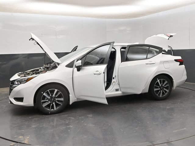 New 2025 Nissan Versa SV w/ Trunk Package FWD image 29