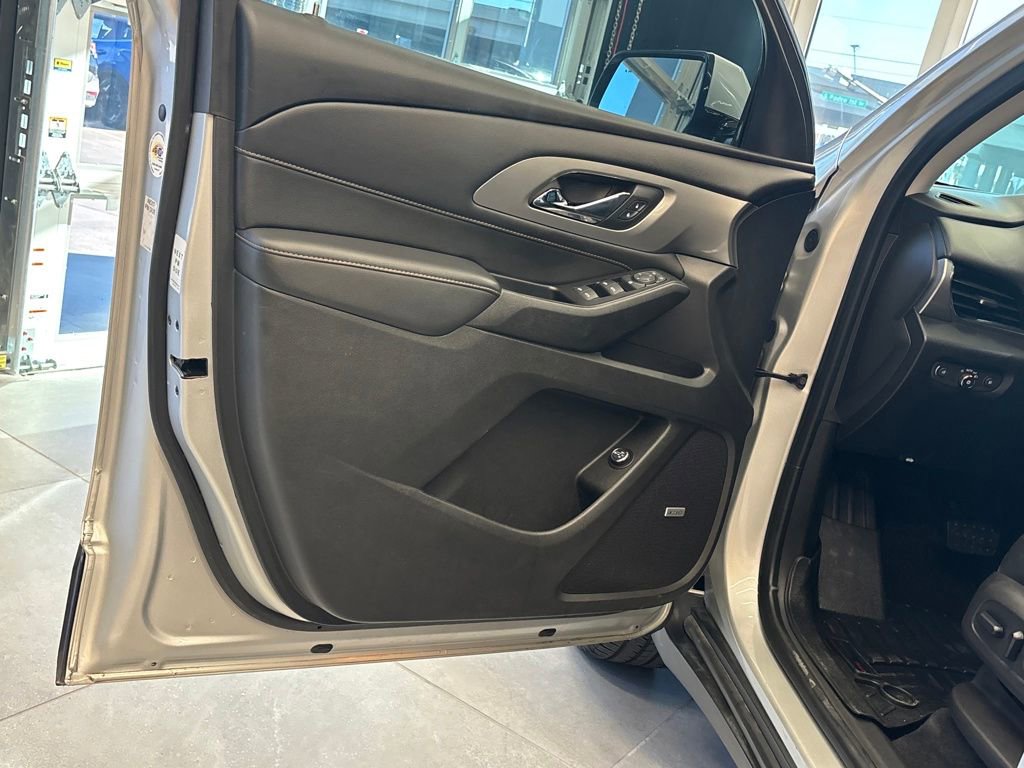 Used 2019 Chevrolet Traverse LT w/ LT Premium Package image 11