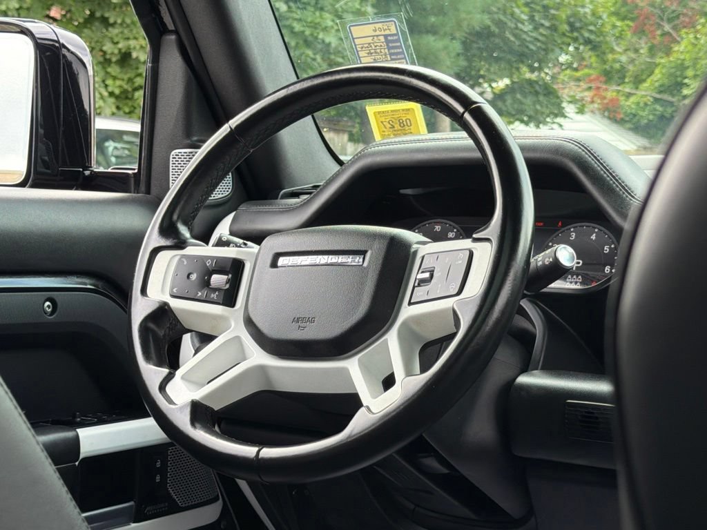 Used 2023 Land Rover Defender 130 SE AWD/4WD image 21