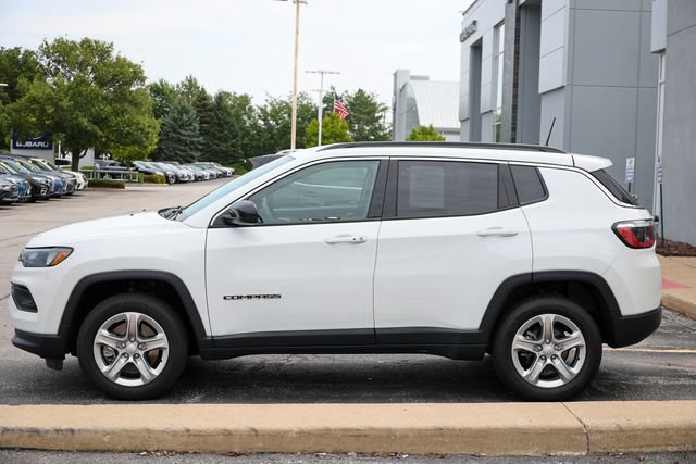 Used 2023 Jeep Compass Latitude w/ Convenience Group AWD/4WD image 29