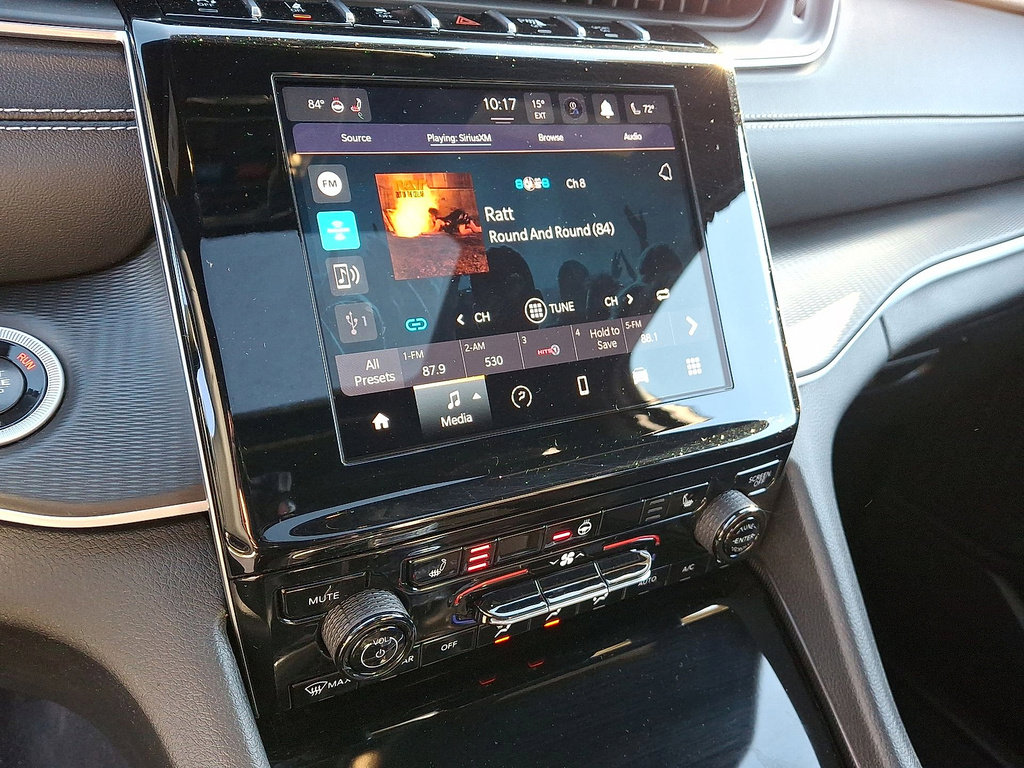 Certified 2024 Jeep Grand Cherokee Altitude image 14