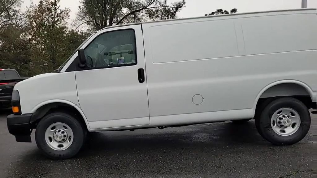 New 2025 Chevrolet Express 2500 w/ Driver Convenience Package image 6