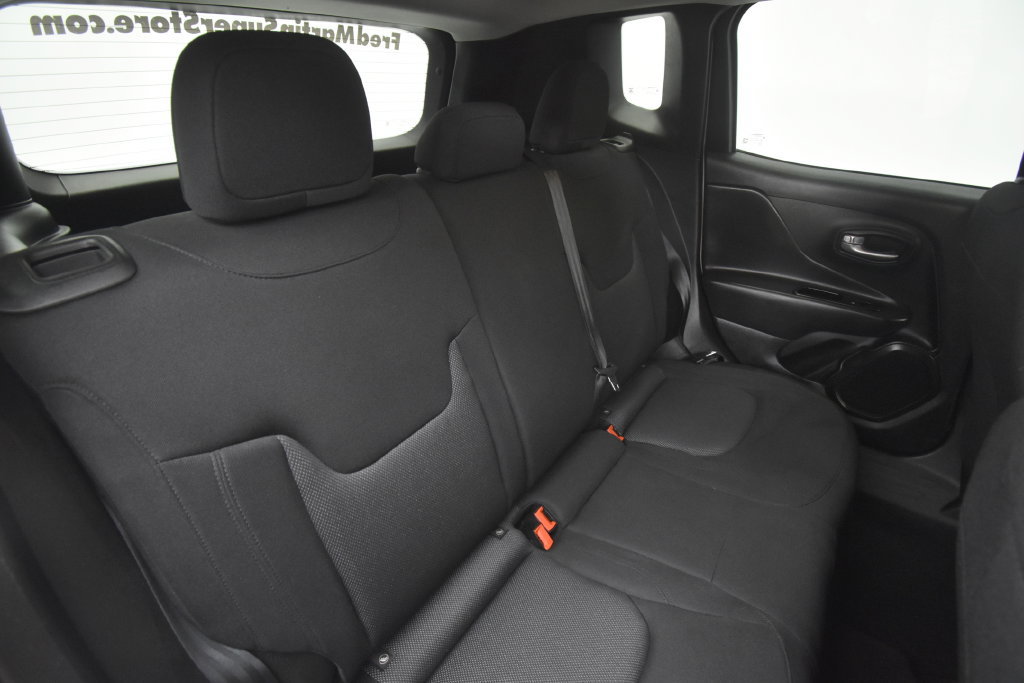 Used 2023 Jeep Renegade Latitude AWD/4WD image 17