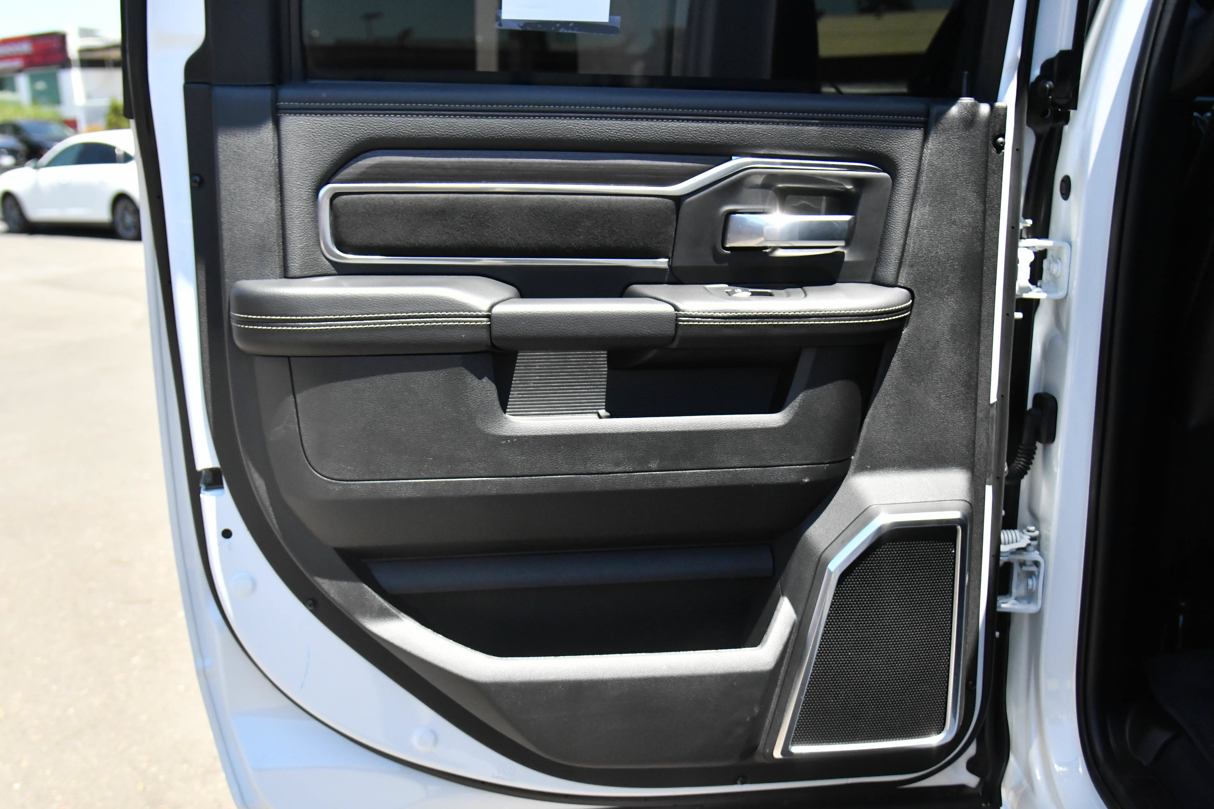 Used 2026 RAM 2500 Laramie AWD/4WD image 41