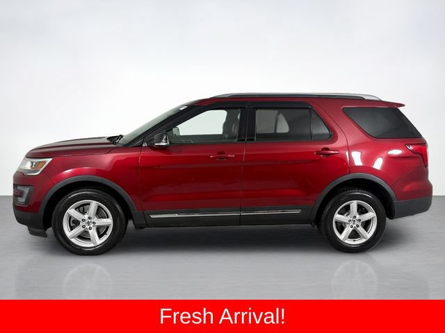 Used 2016 Ford Explorer XLT w/ Equipment Group 202A AWD/4WD image 6