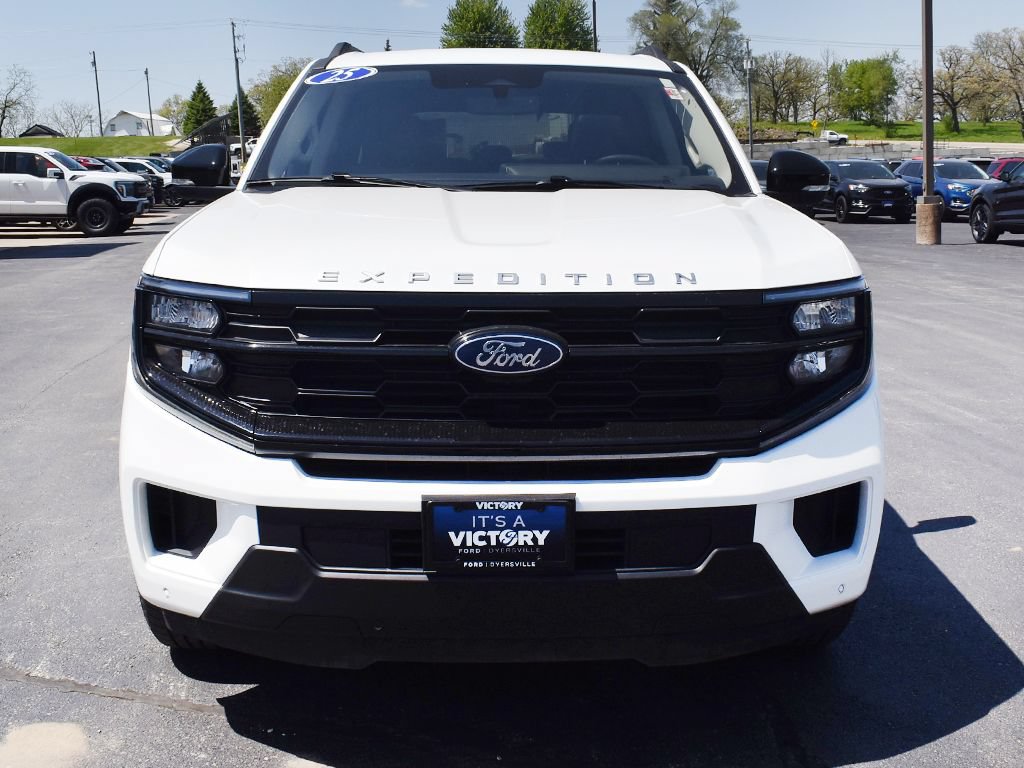 Certified 2025 Ford Expedition Active AWD/4WD image 28