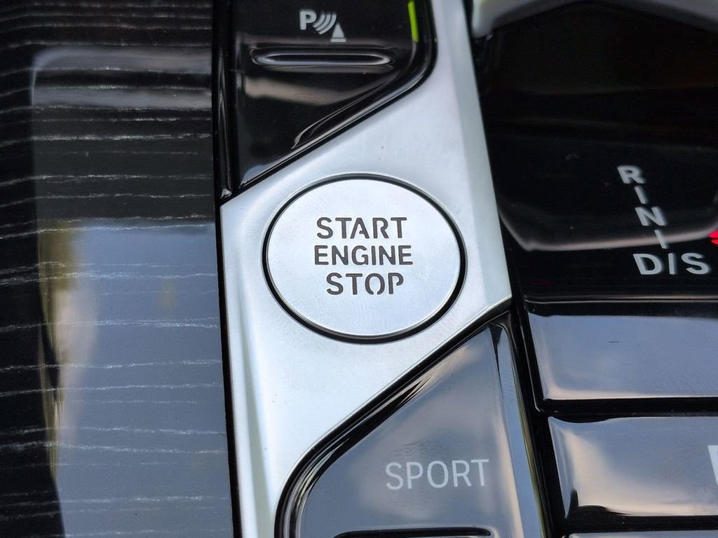 New 2026 BMW X5 xDrive40i w/ M Sport Package AWD/4WD image 29