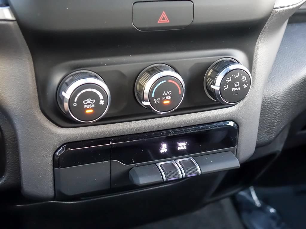 Used 2022 RAM 1500 Big Horn AWD/4WD image 18