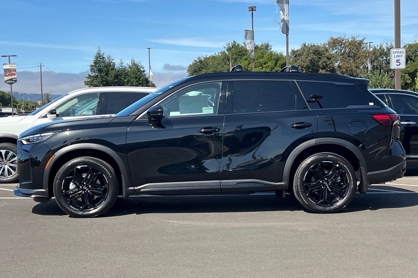 New 2026 INFINITI QX60 Sport w/ Dark Cargo Package image 2