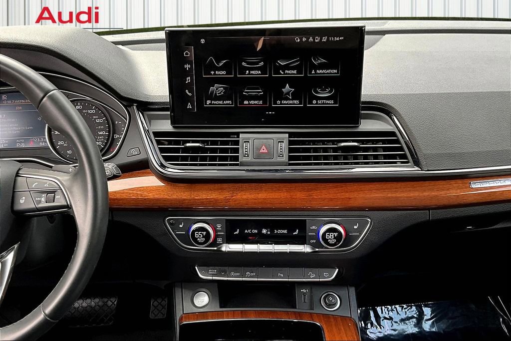 Used 2023 Audi Q5 2.0T Premium w/ Convenience Package image 10
