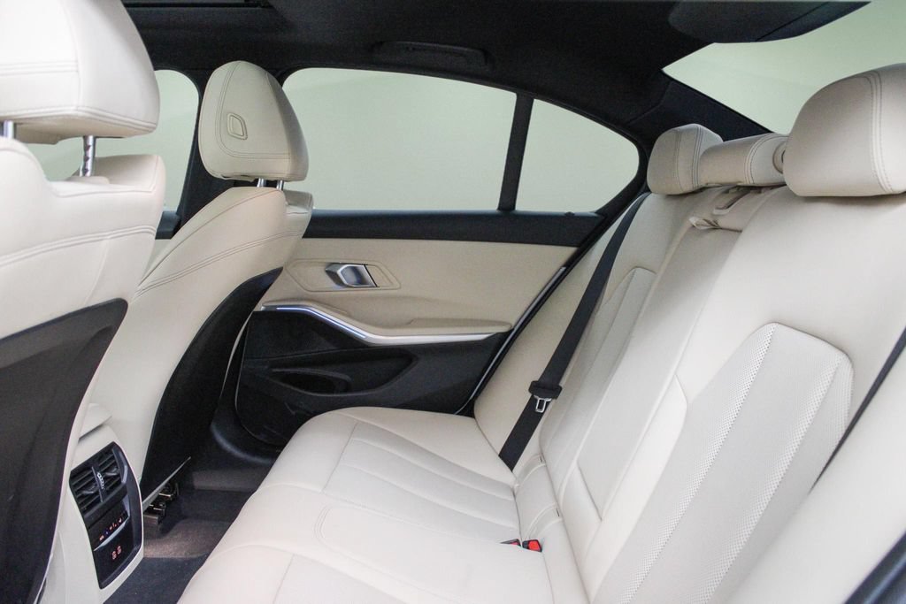 Used 2024 BMW 330i Sedan w/ Convenience Package RWD image 26