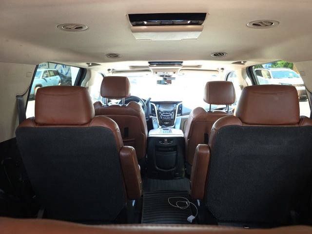 Used 2017 Cadillac Escalade ESV Luxury AWD/4WD image 13