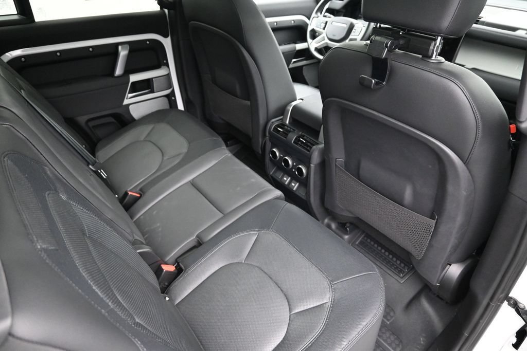 Used 2023 Land Rover Defender 130 X-Dynamic SE AWD/4WD image 33
