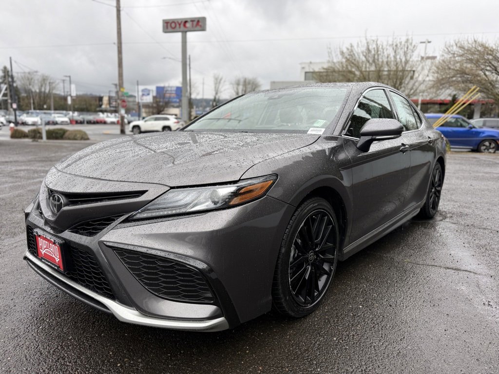 Used 2023 Toyota Camry XSE image 4