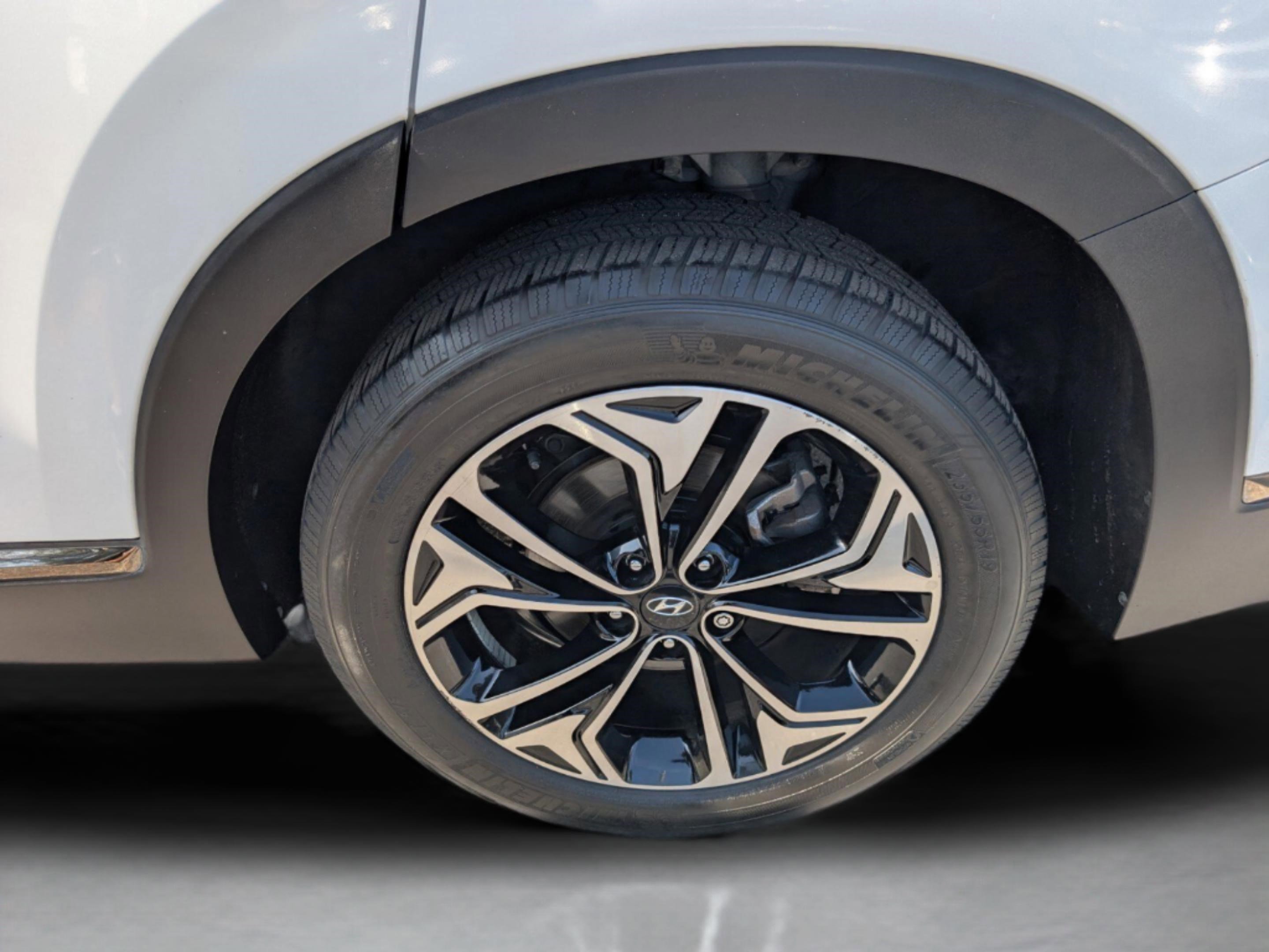 Used 2020 Hyundai Santa Fe Limited image 18