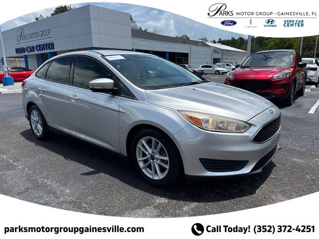 Certified 2017 Ford Focus SE FWD image 2