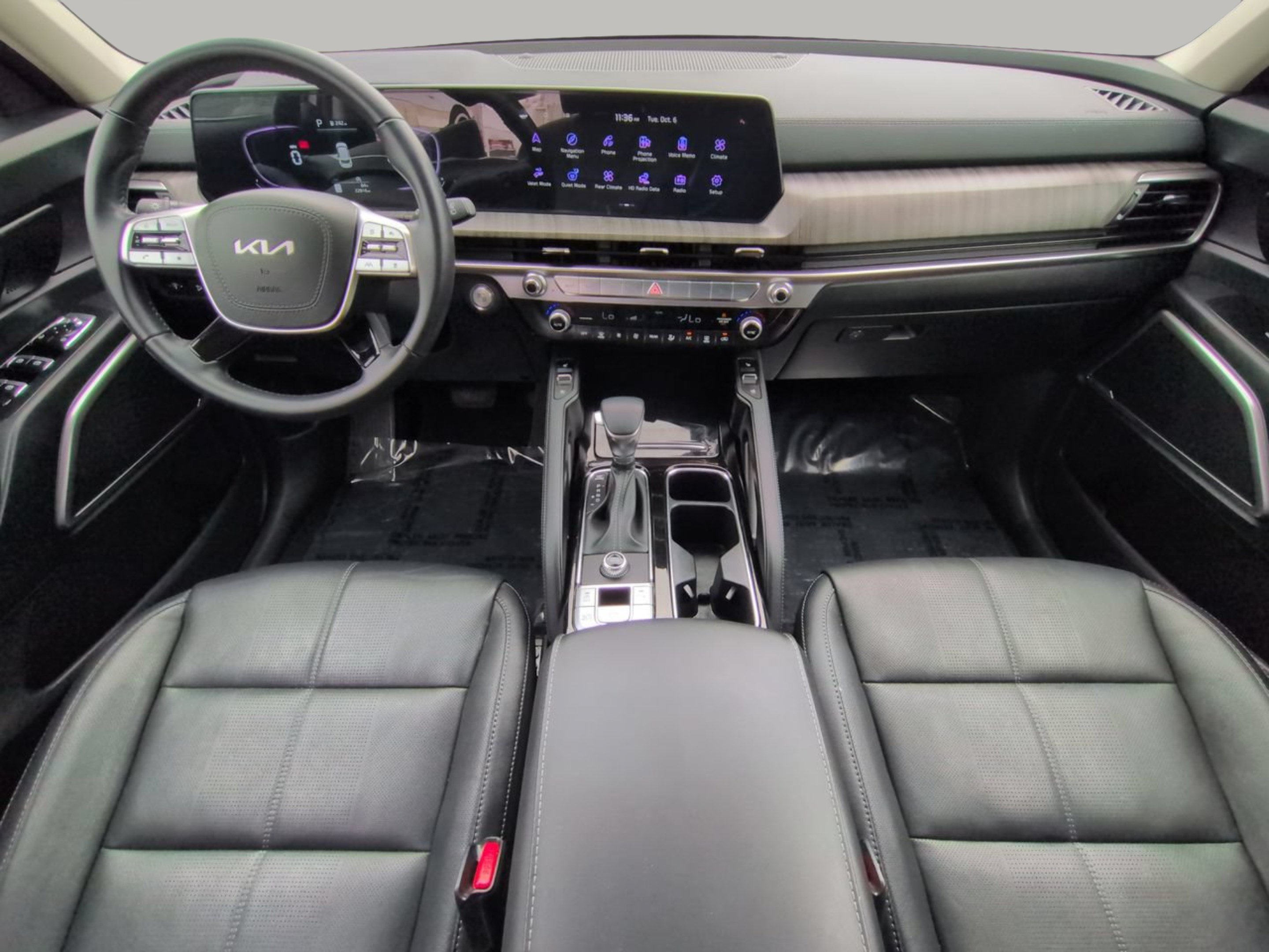 Used 2025 Kia Telluride EX w/ EX Captain's Chair Package FWD image 4
