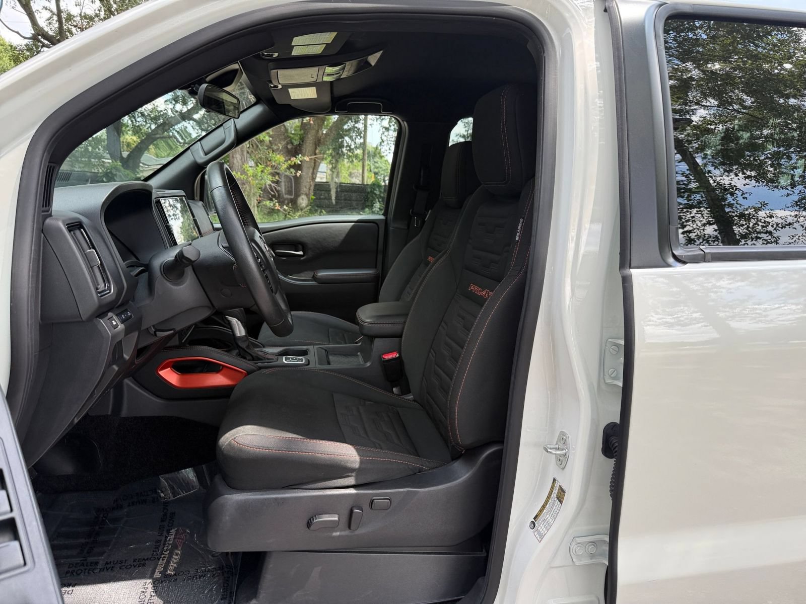 Used 2026 Nissan Frontier PRO-4X AWD/4WD image 32