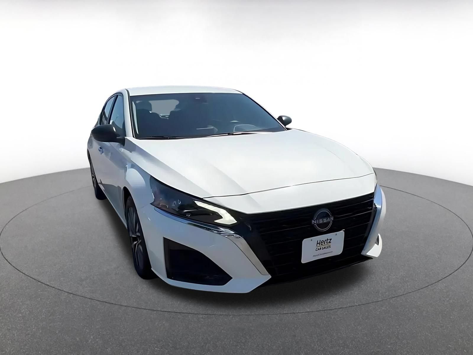 Used 2025 Nissan Altima 2.5 SV FWD image 3