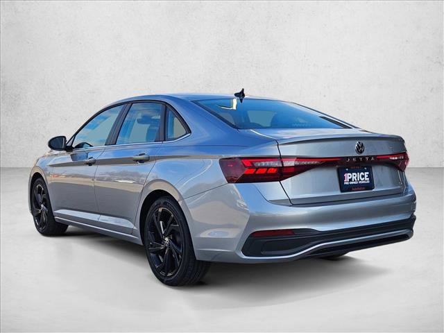 Used 2025 Volkswagen Jetta SE image 8