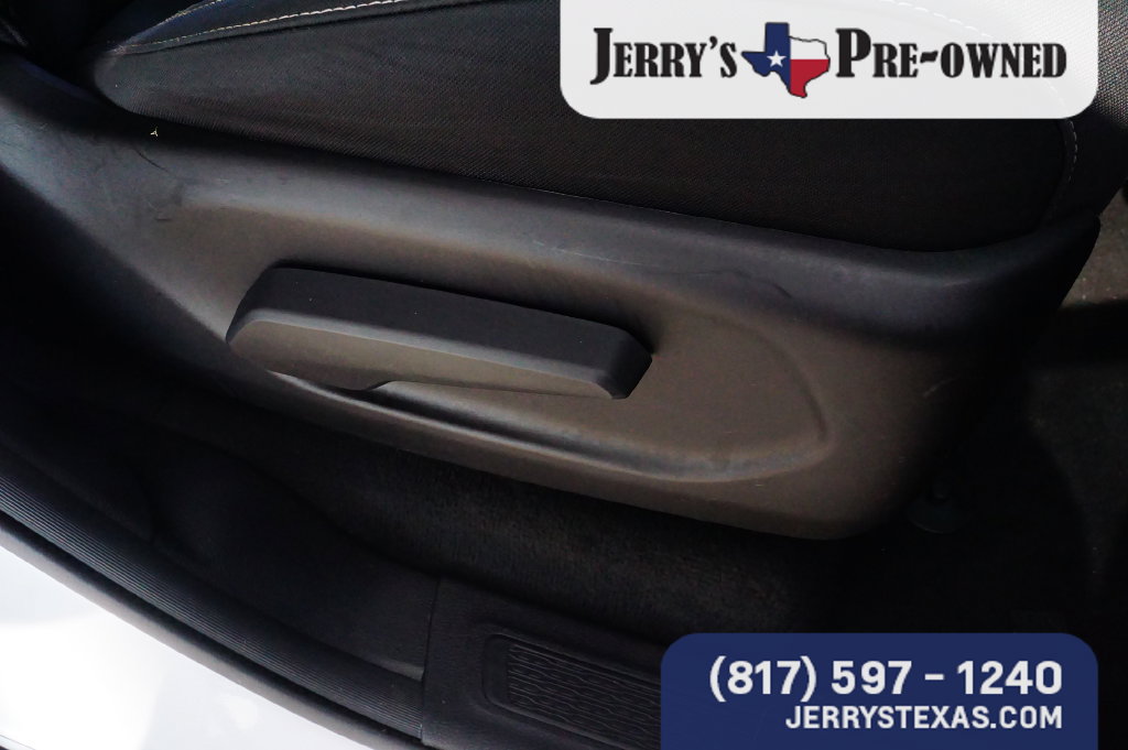 Used 2023 Jeep Grand Cherokee L Laredo RWD image 24