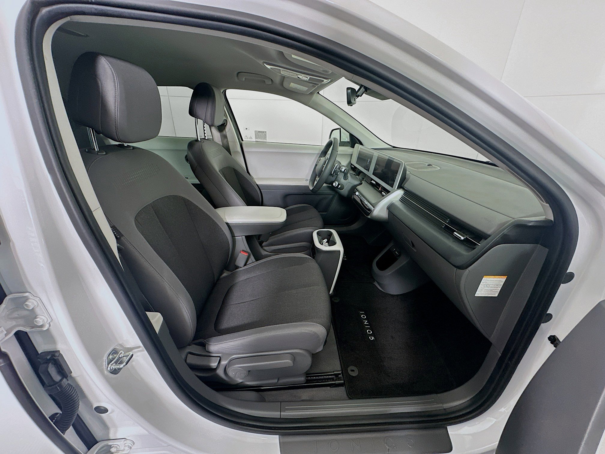 Used 2024 Hyundai Ioniq 5 SEL image 30