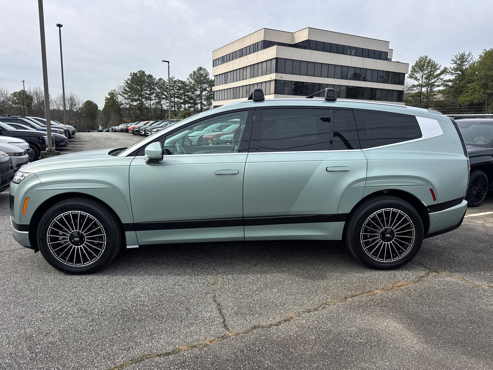 New 2026 Hyundai Ioniq 9 Calligraphy image 8