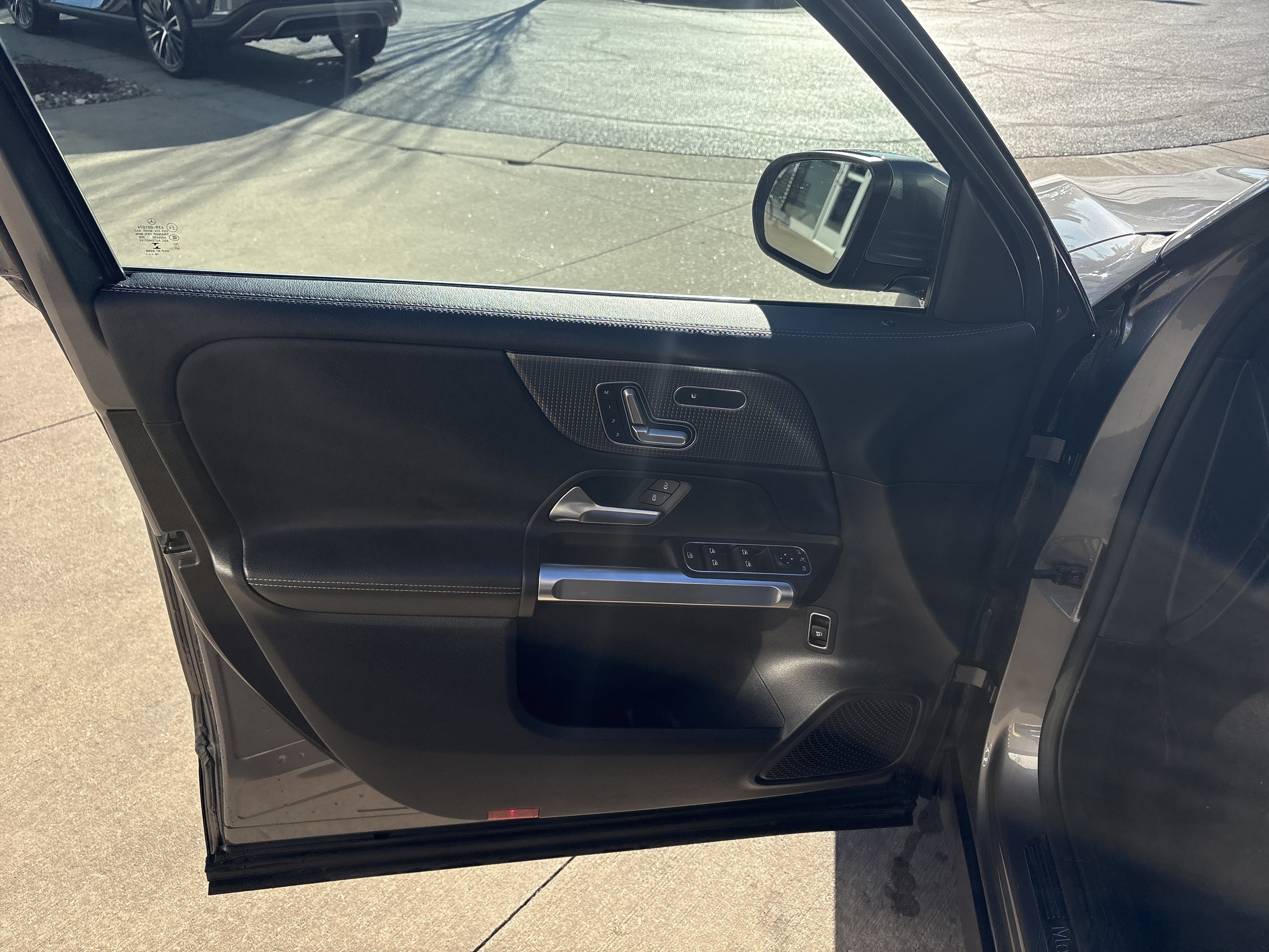 Used 2020 Mercedes-Benz GLB 250 4MATIC image 14