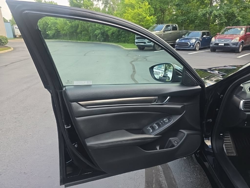 Used 2020 Honda Accord Sport image 11