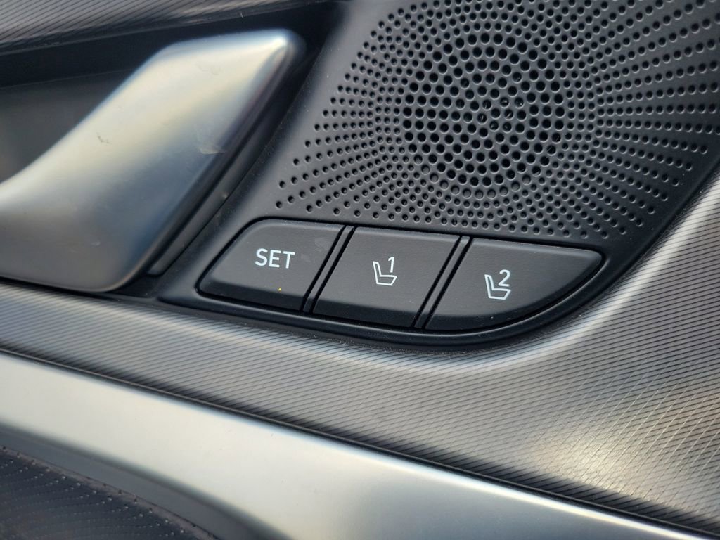 Used 2024 Genesis G70 3.3T Advanced image 23