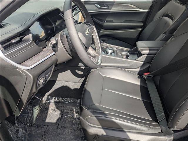 Used 2025 Jeep Grand Cherokee Limited w/ Trailer Tow Package image 17