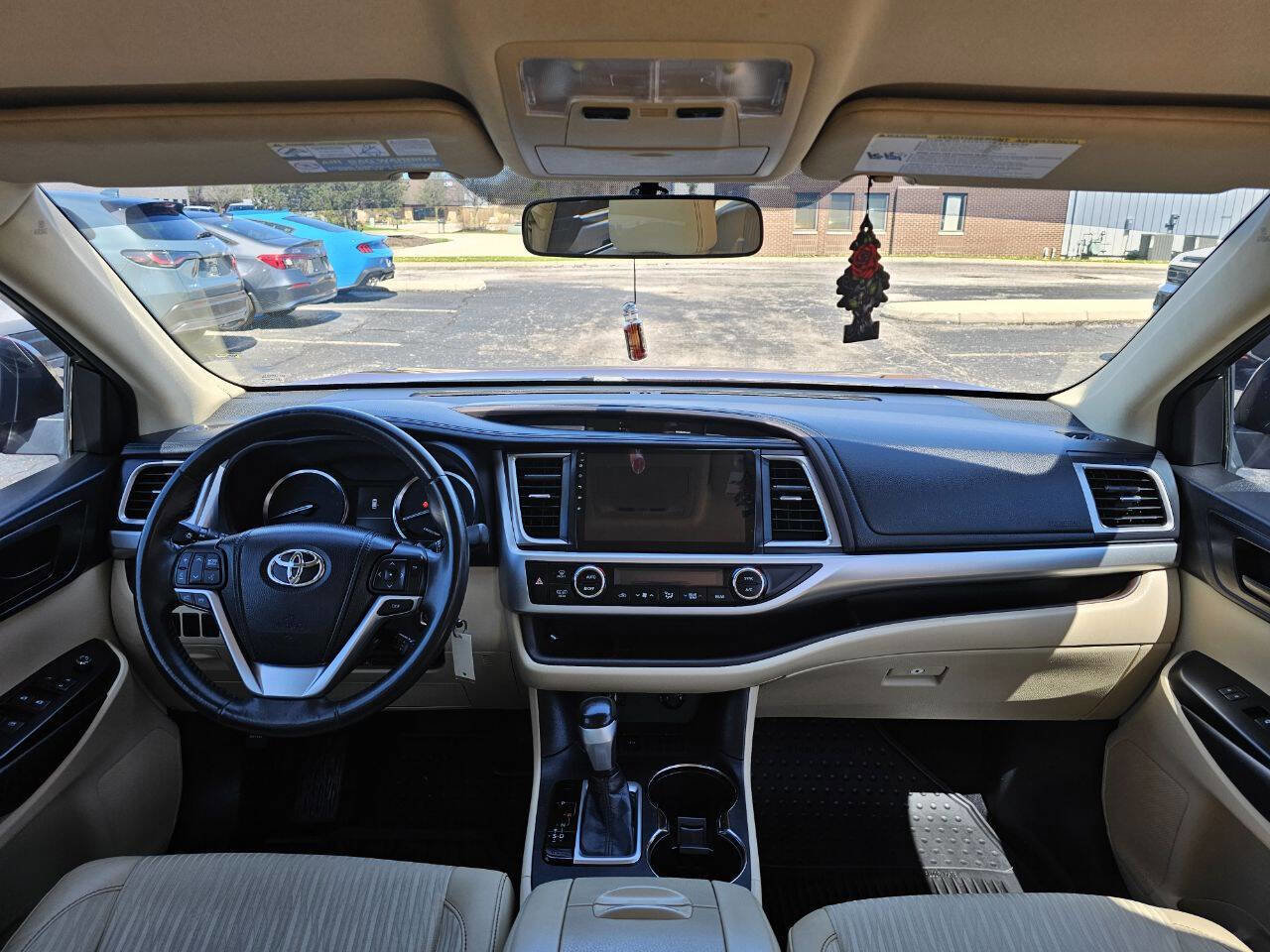 Used 2014 Toyota Highlander Plus FWD image 29