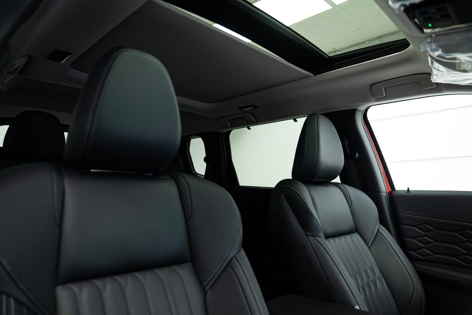 New 2026 Mitsubishi Outlander SEL image 14