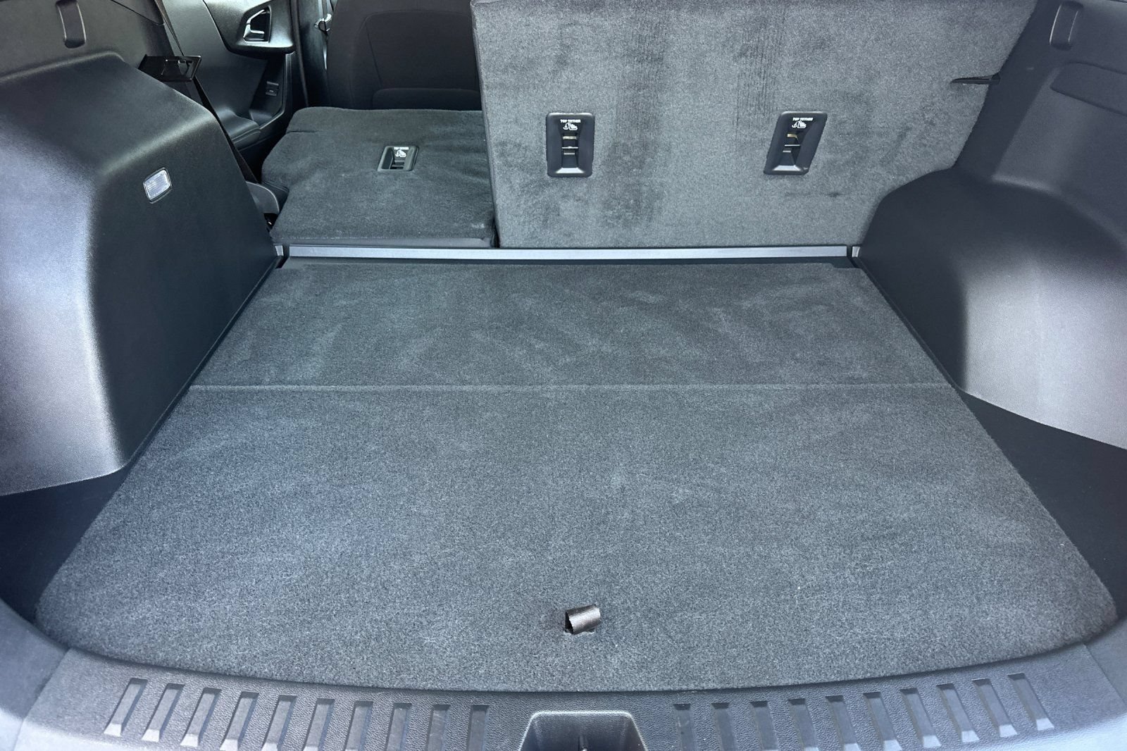 Used 2025 Chevrolet Equinox LT w/ Safety and Technology Package FWD image 18
