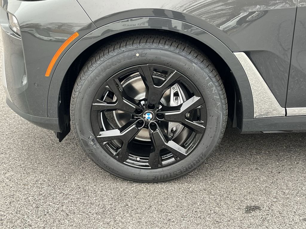 New 2026 BMW X7 xDrive40i w/ Premium Package image 10