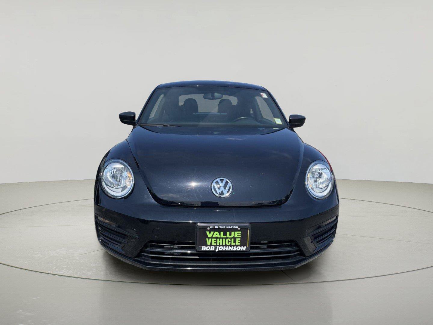 Used 2018 Volkswagen Beetle 2.0T FWD image 2