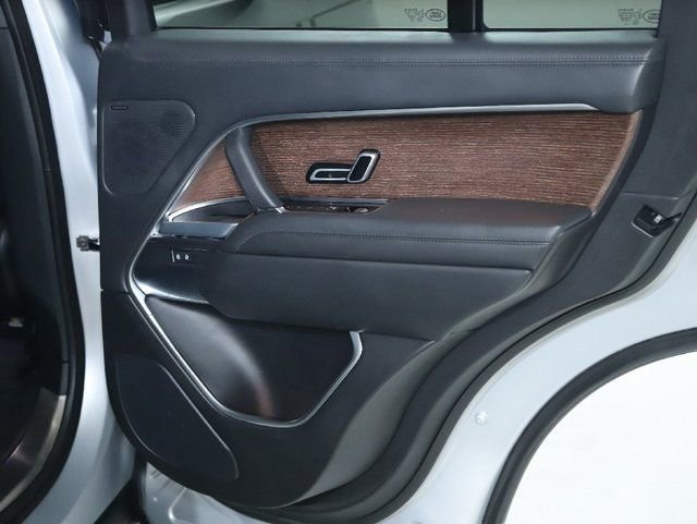 Used 2023 Land Rover Range Rover SE image 33