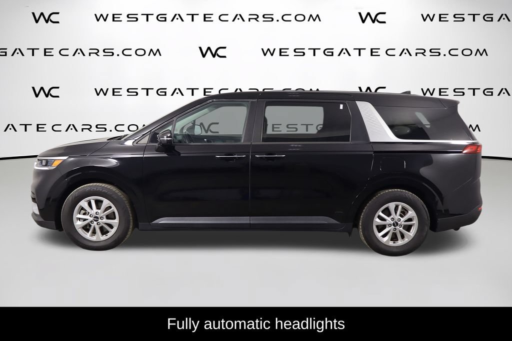 Used 2023 Kia Carnival LX FWD image 5