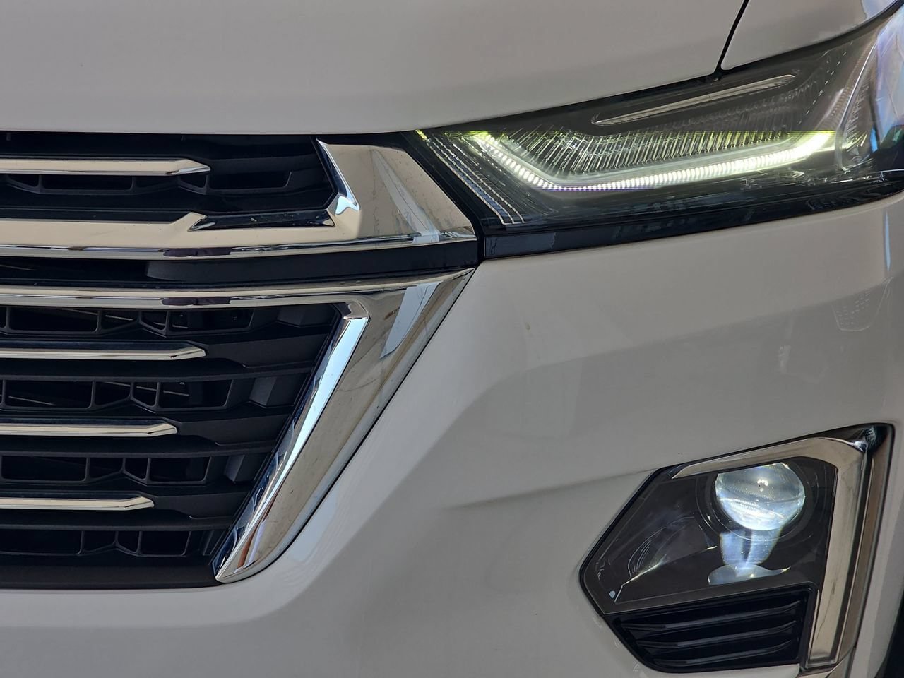Certified 2023 Chevrolet Traverse LT FWD image 37