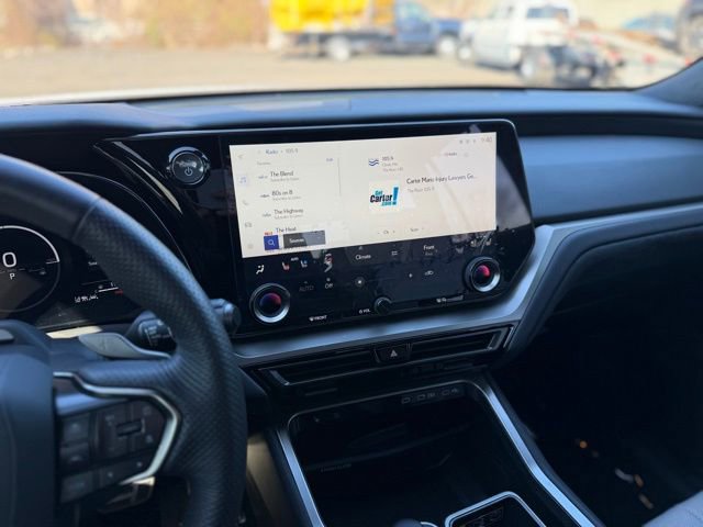 Used 2025 Lexus TX 500h AWD w/ Technology Package image 26