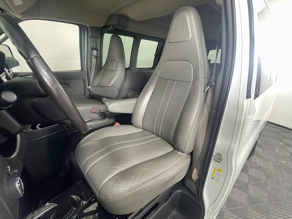 Used 2016 Chevrolet Express 2500 LS RWD image 21
