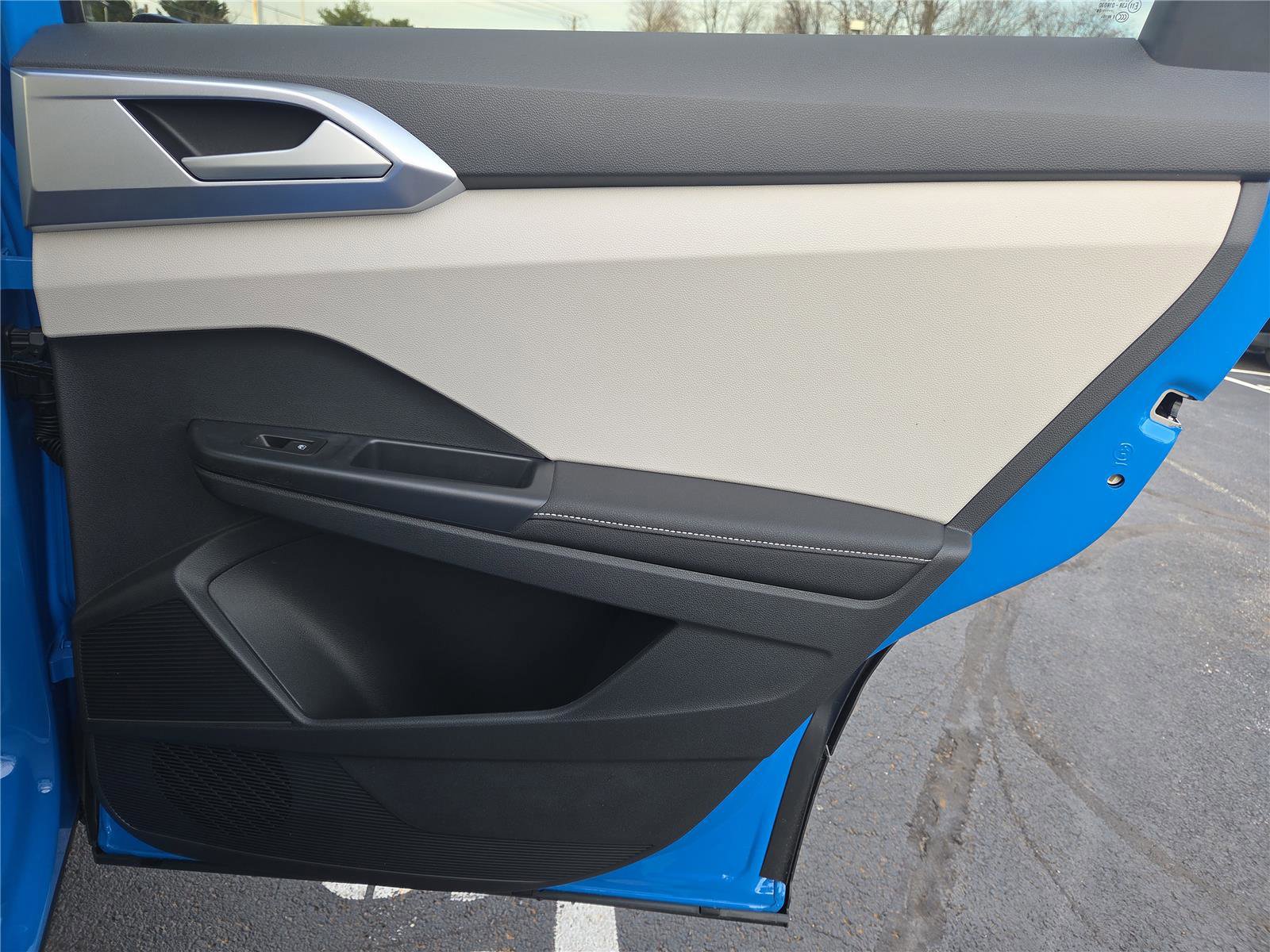 New 2026 Volkswagen Taos SE image 25