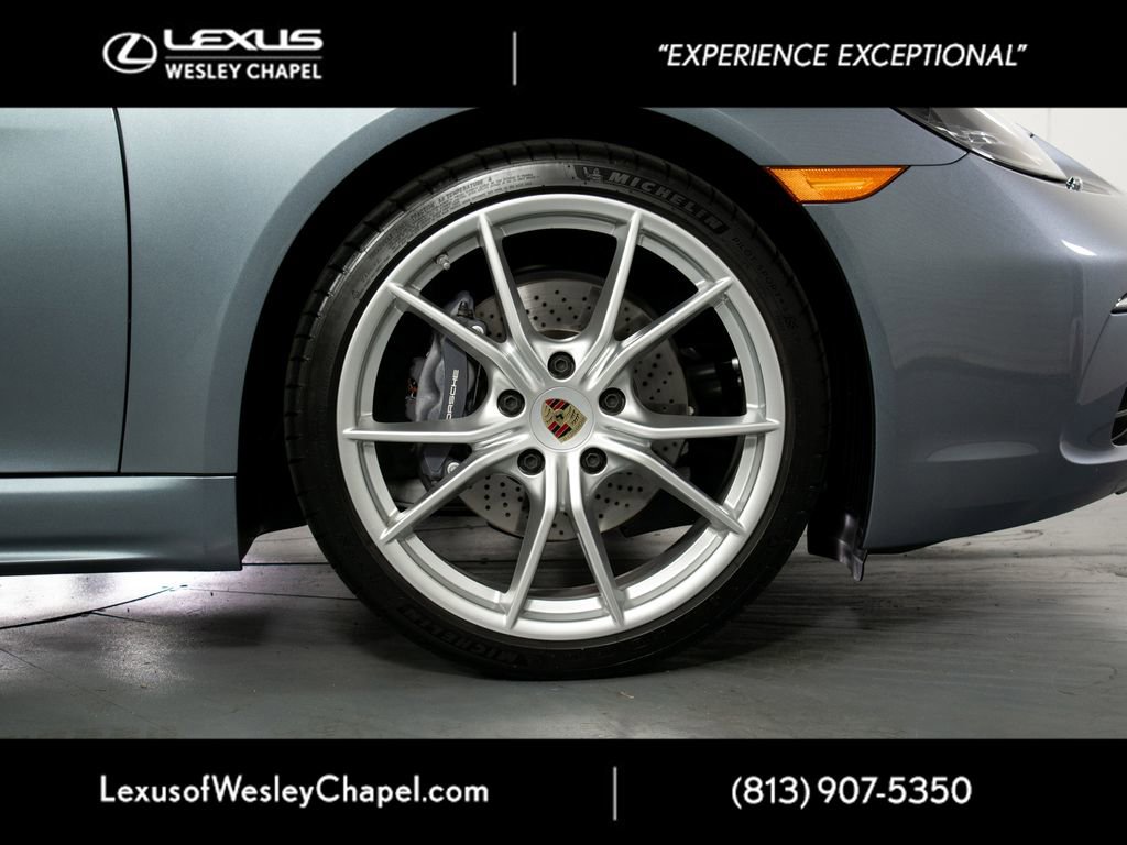 Used 2025 Porsche 718 Cayman RWD image 5