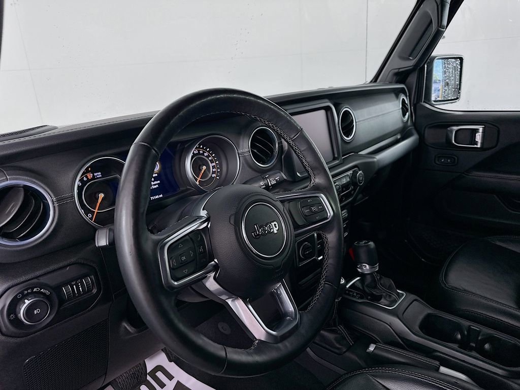 Used 2018 Jeep Wrangler Unlimited Sahara AWD/4WD image 9