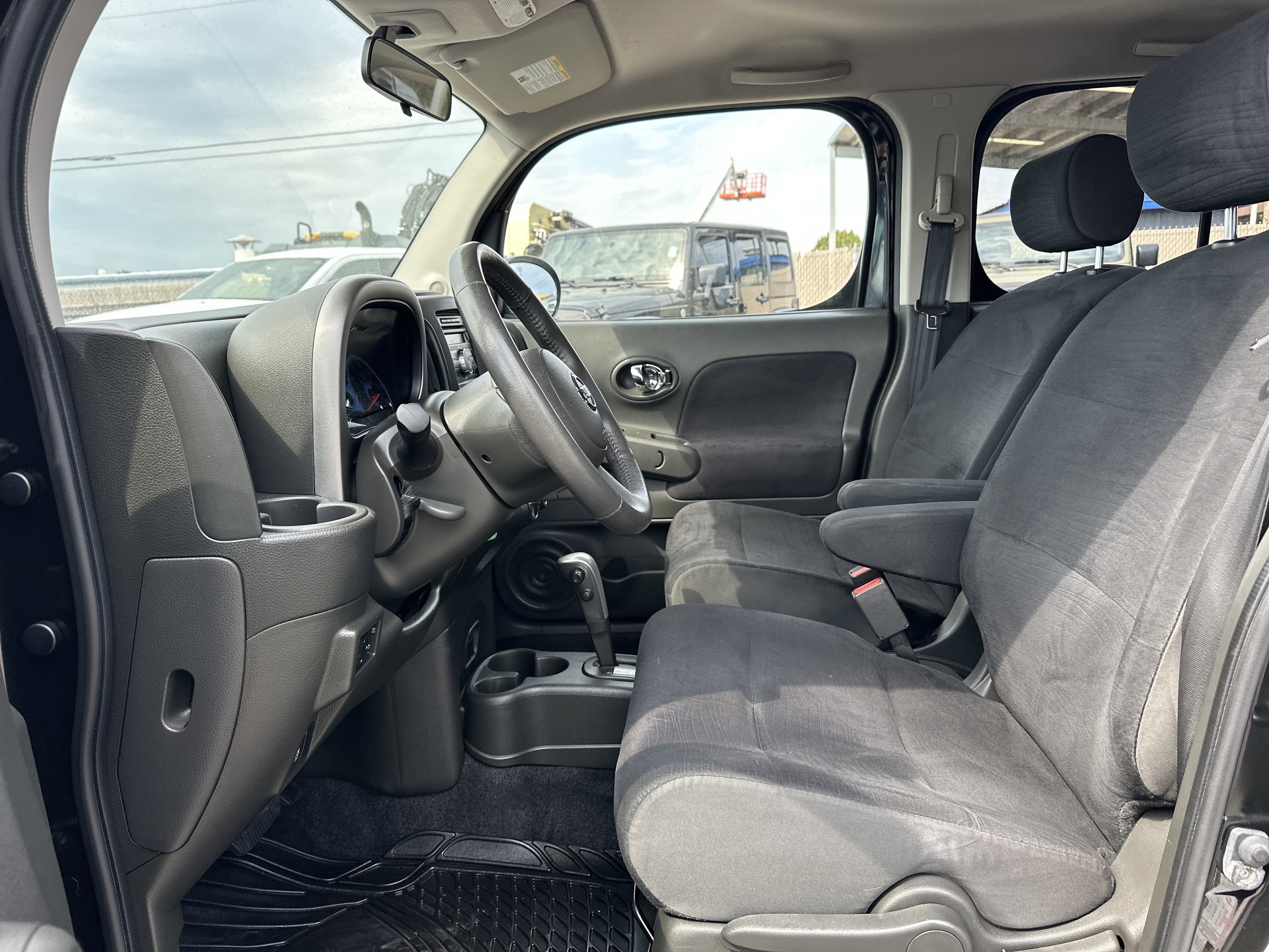 Used 2013 Nissan Cube 1.8 S w/ Interior Designer Pkg image 10