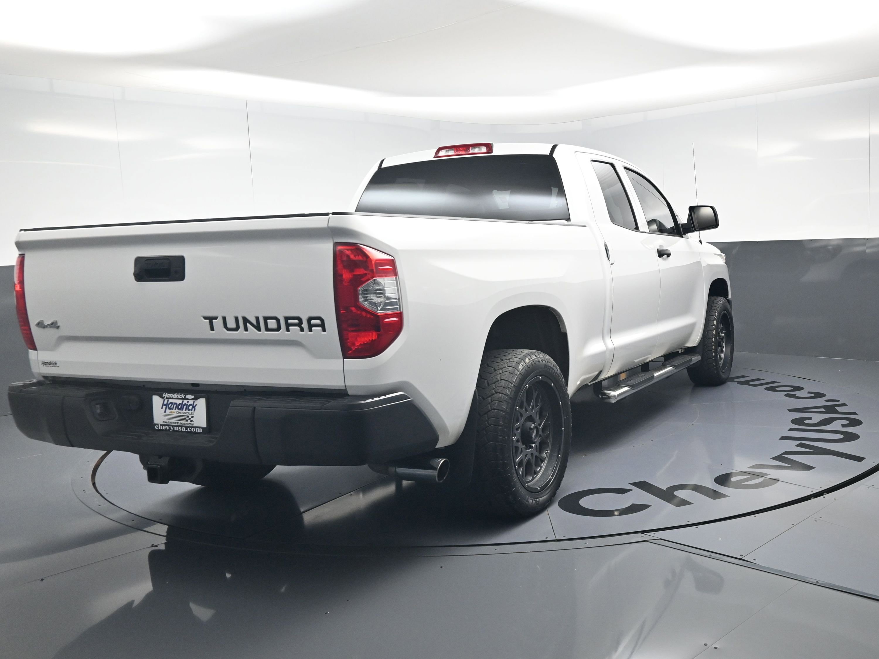 Used 2018 Toyota Tundra SR image 9