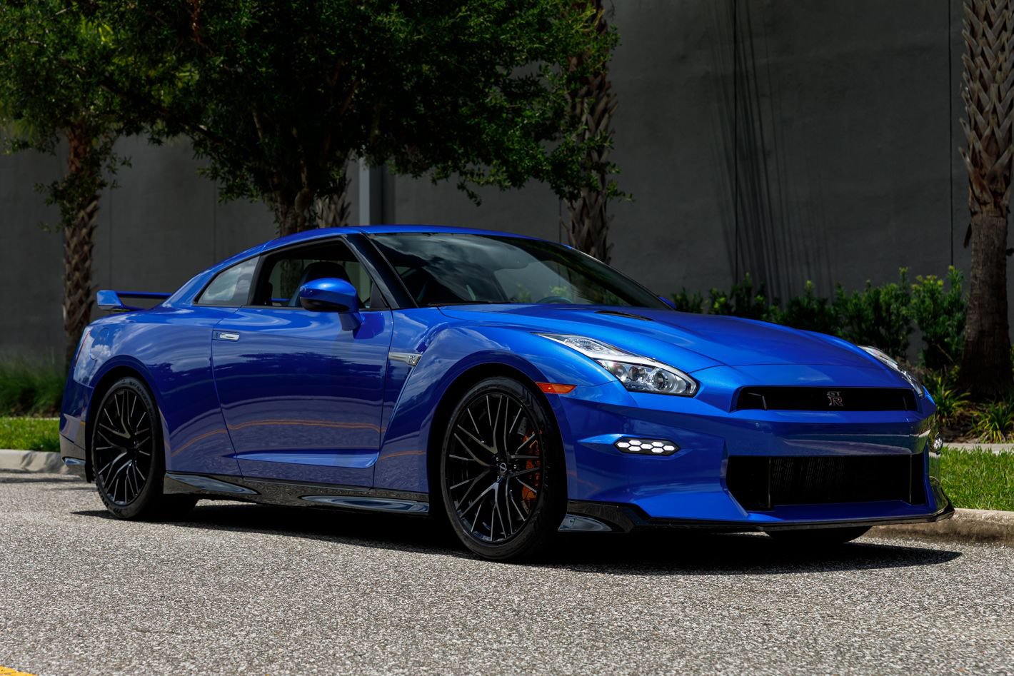 Used 2024 Nissan GT-R AWD/4WD image 2